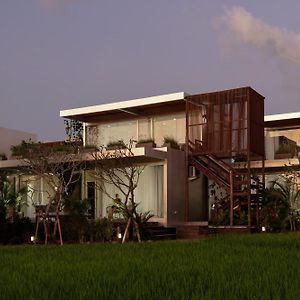 Unit Space Village